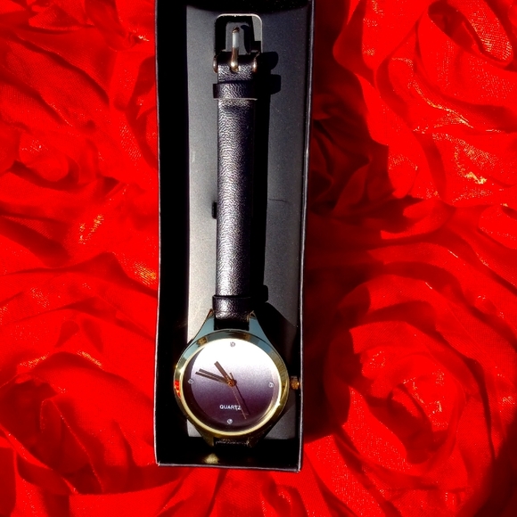 Watch - Picture 3 of 3